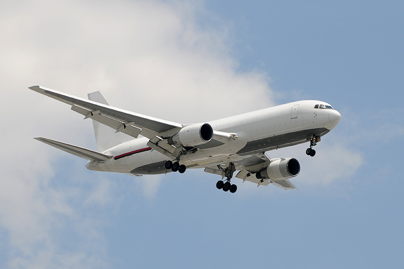 旺季运力保障机制：国际航空运输高峰时段舱位资源调配策略